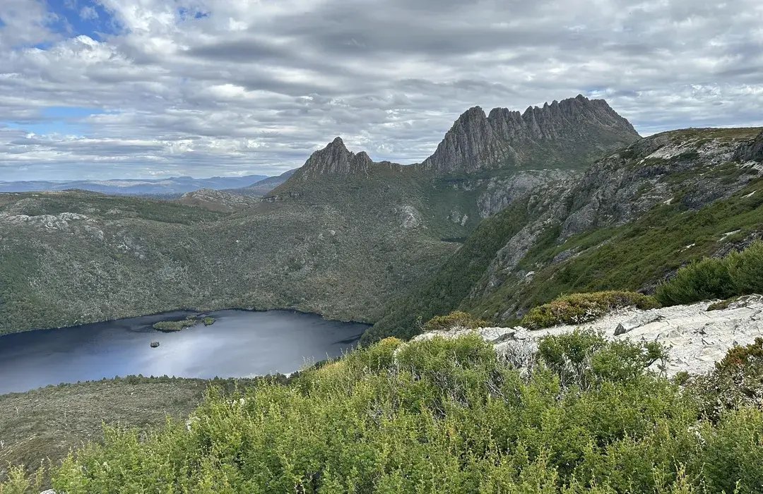 Crater Lake, Marions Lookout, Lake Lilla, and Dove Lake Loop